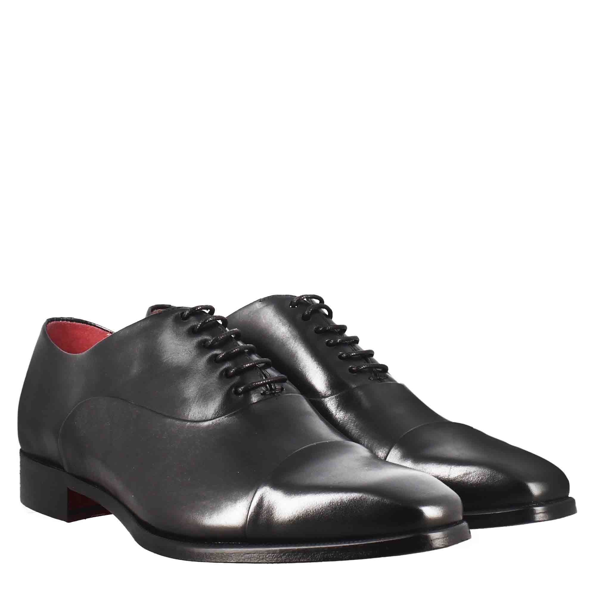 French toe shoes in black leather