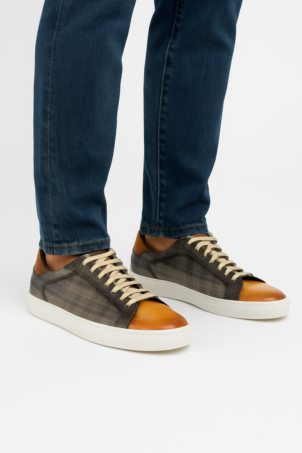 Heriberto Hood Sneakers