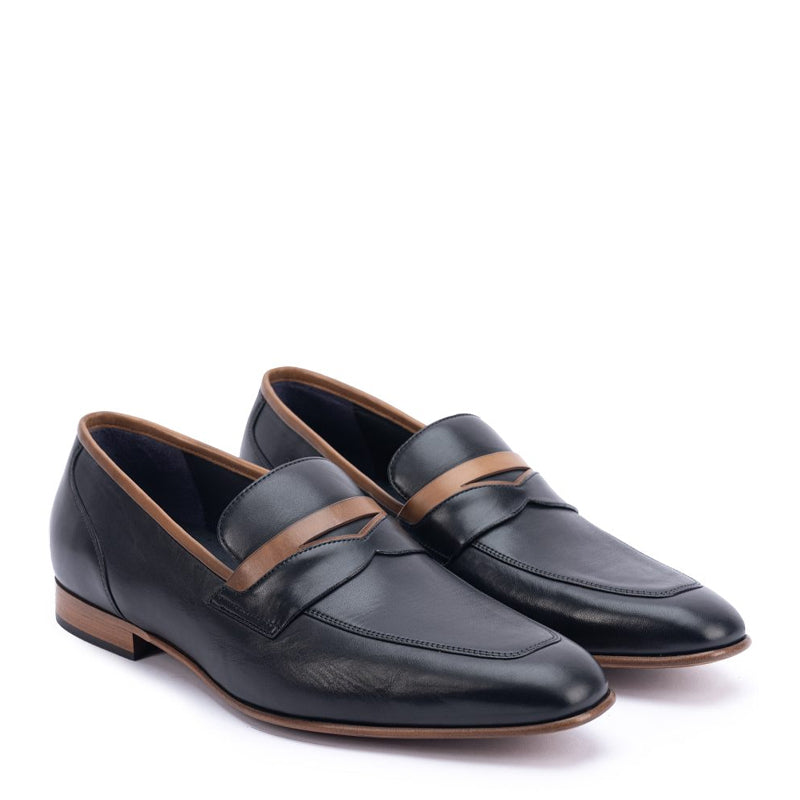 Men Solid Double Shaded Penny Black Loafer
