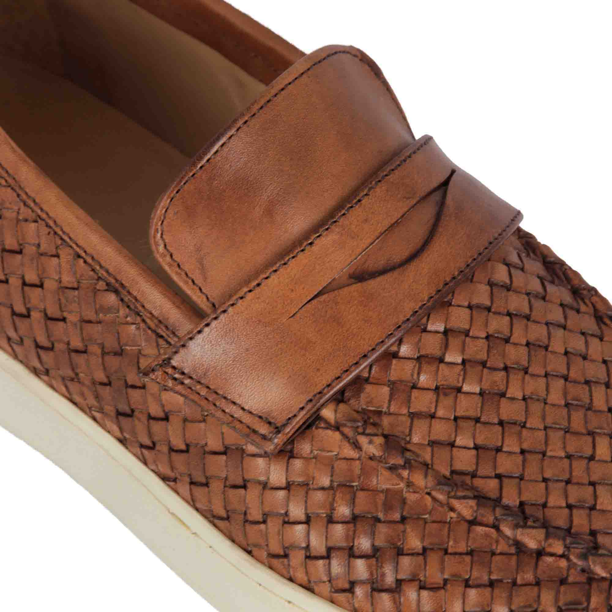 Men's Sneaker Made Of Woven Leather Brown Color